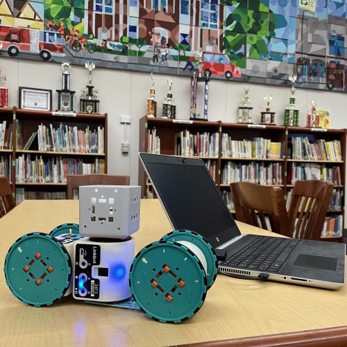 Ujima robot